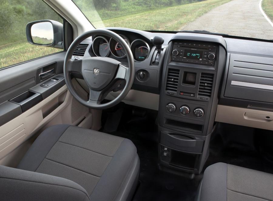  Dodge Grand Caravan Cargo Van 2007 года  (фото 4 из 9)